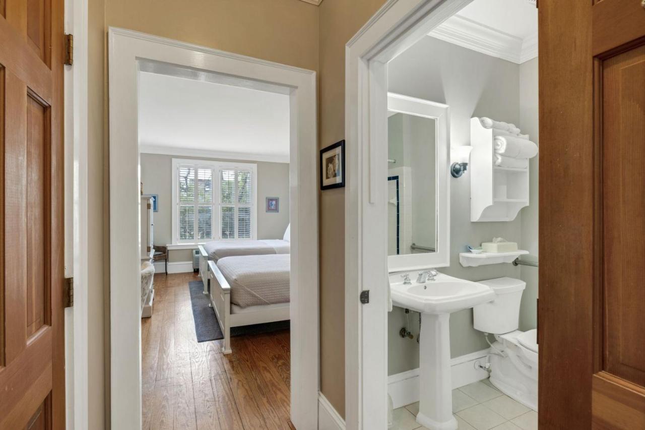 The Tranquil House Inn Мантео Екстериор снимка